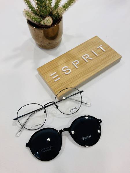 Lunettes avec clip solaire à Marseille 13004