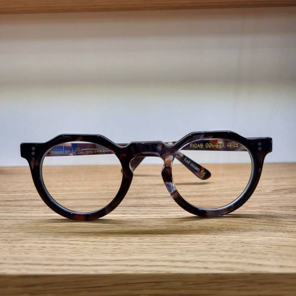 Lunettes intemporelles femme de marque Lesca 